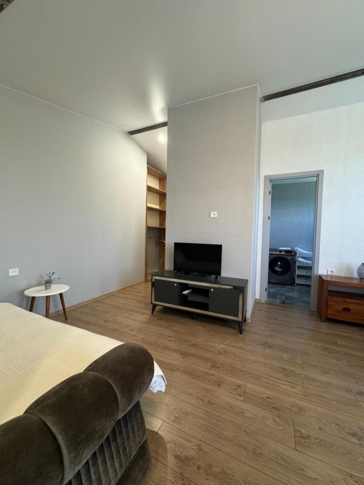 Guest House Elene Ґорі Екстер'єр фото